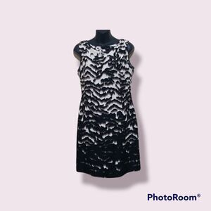 𝅺Banana Republic Animal Print Sleeveless Dress size 4P